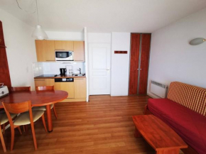 Studio Cabine 4 Pers. avec Parking Couvert, Piscine, Salle de Fitness, Proche Pistes - FR-1-404-260